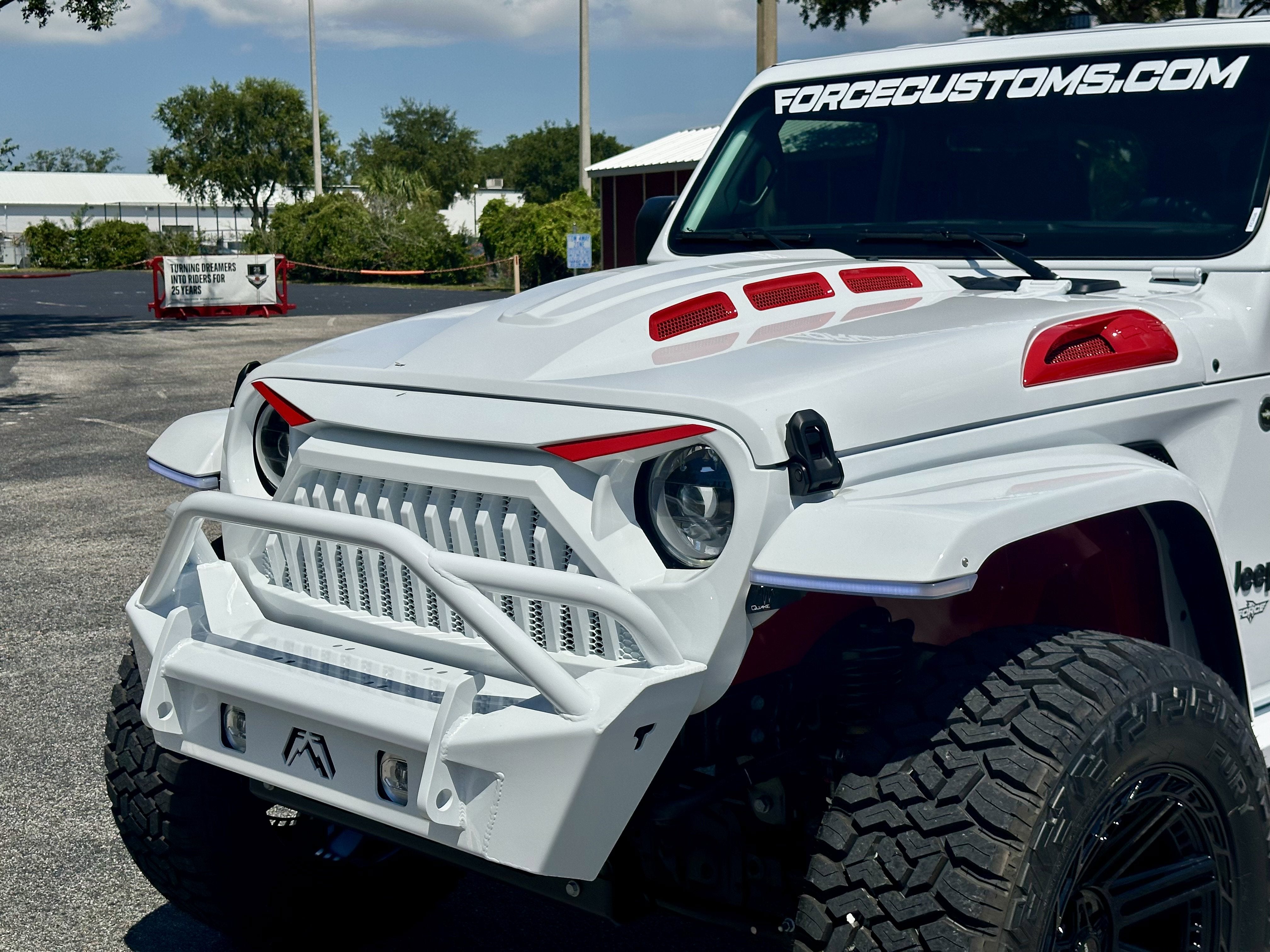 2025 Jeep Wrangler CUSTOM SAHARA