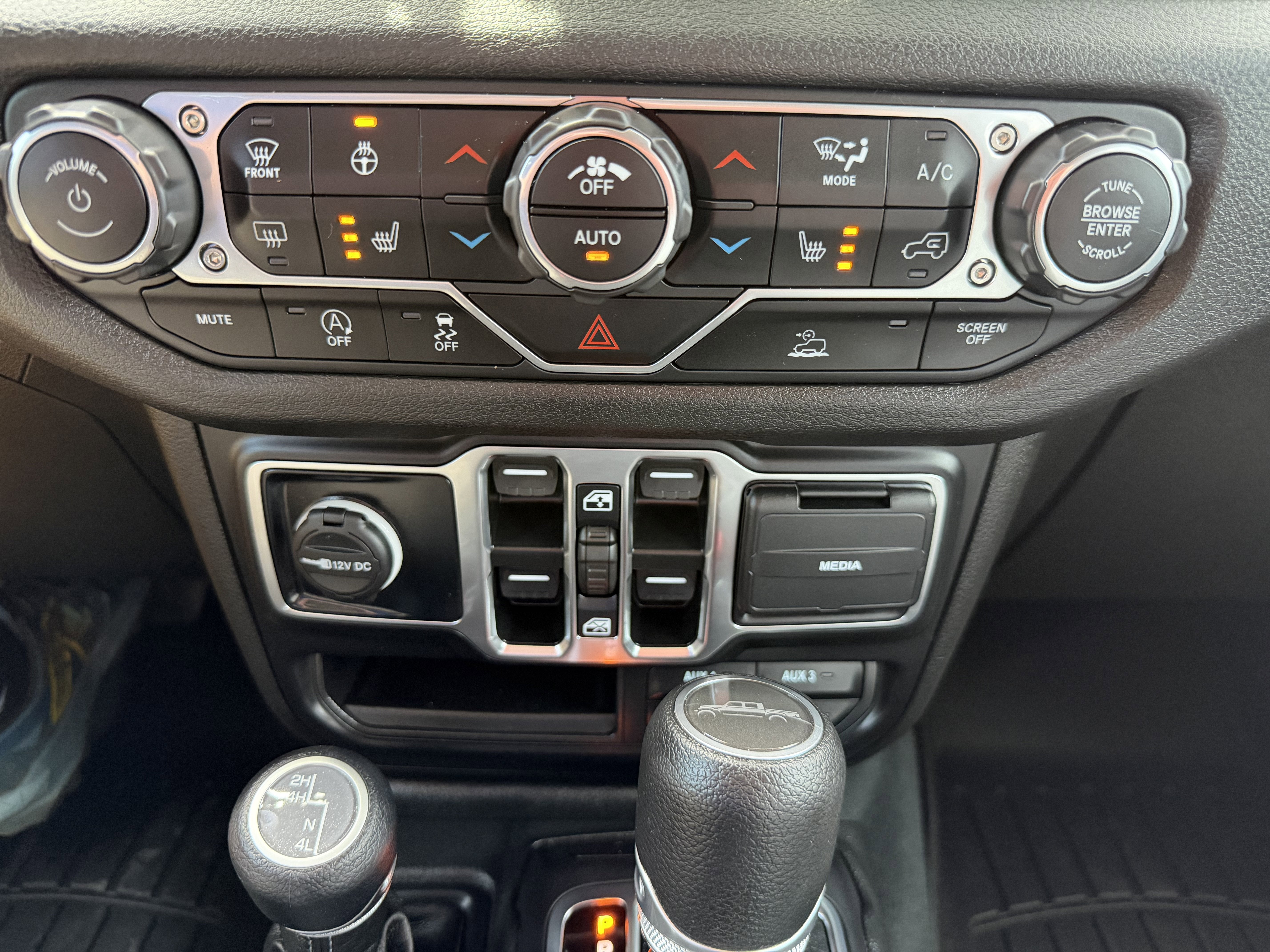 2024 Jeep Gladiator Sport S