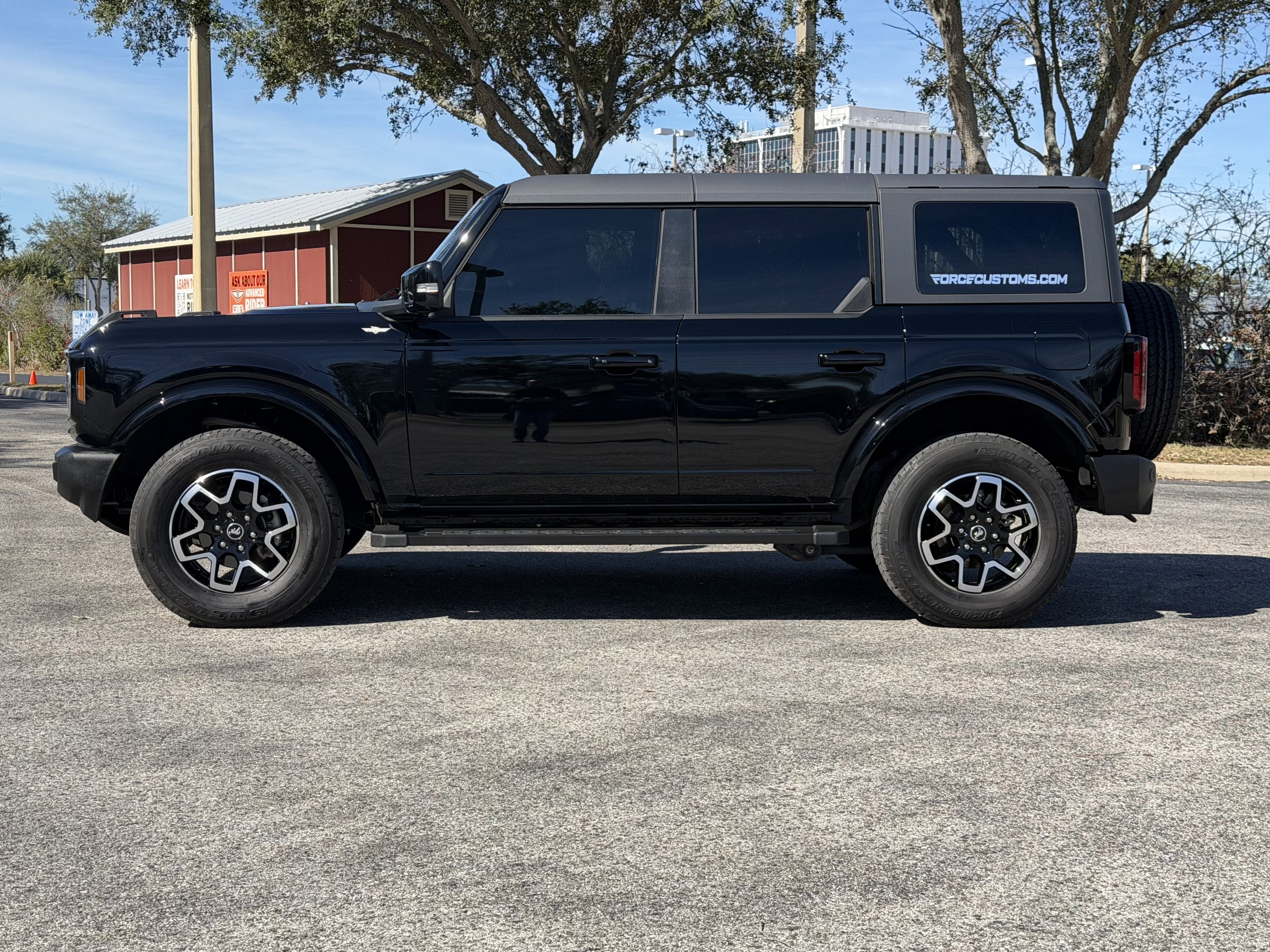 2024 Ford Bronco Outer Banks