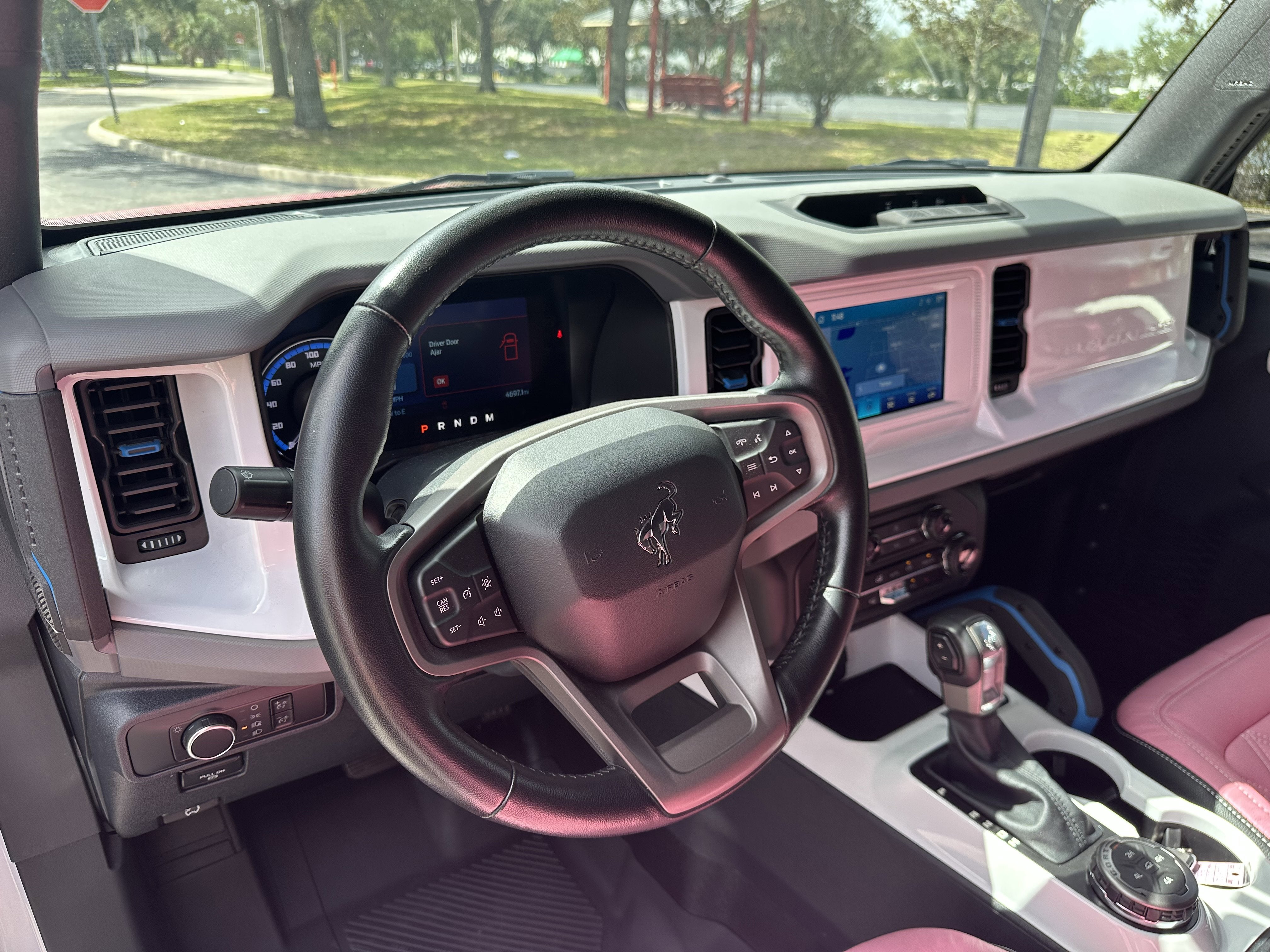 2023 Ford Bronco BLACK DIAMOND, PINK WRAP