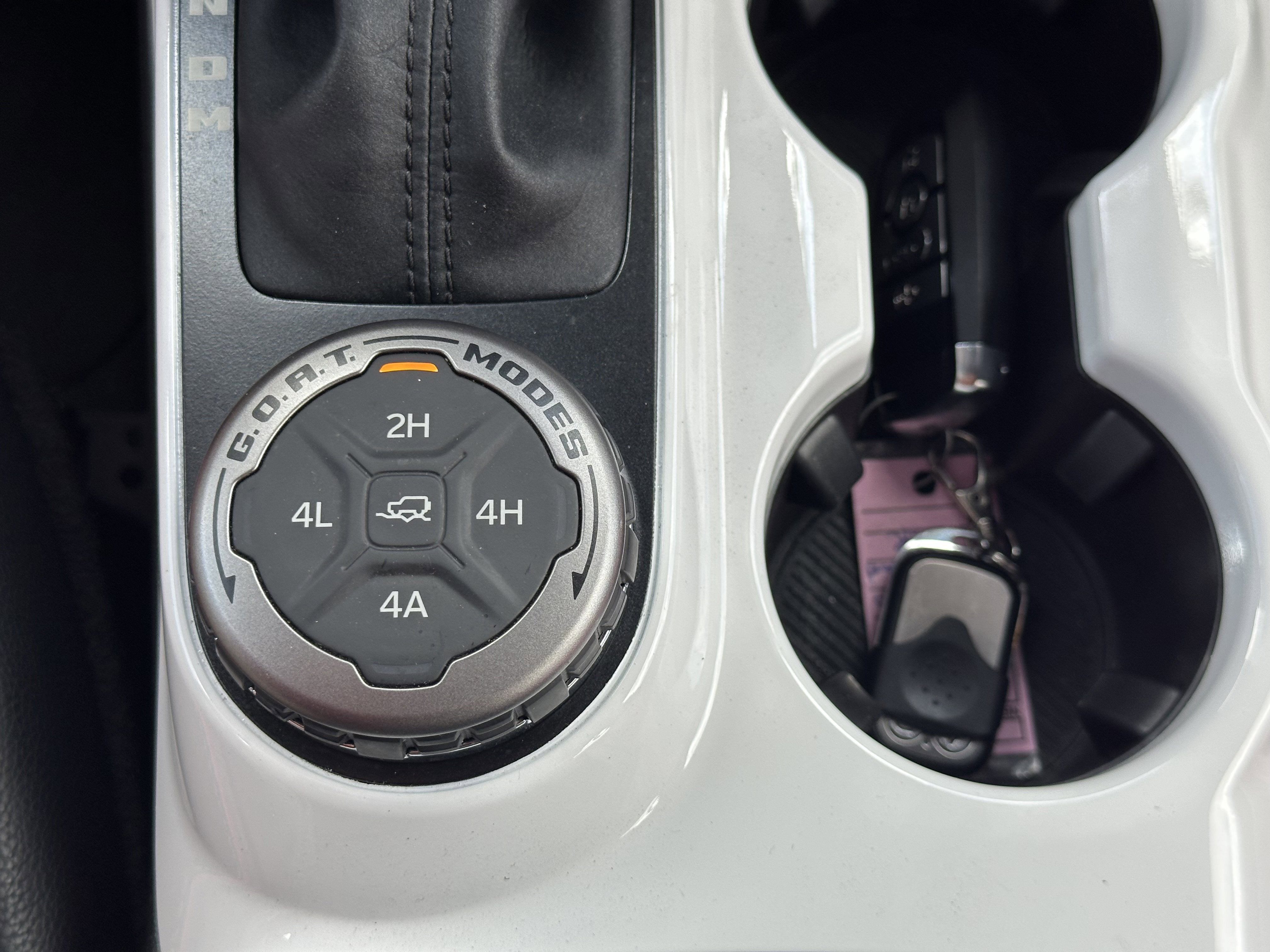 2023 Ford Bronco BLACK DIAMOND, PINK WRAP