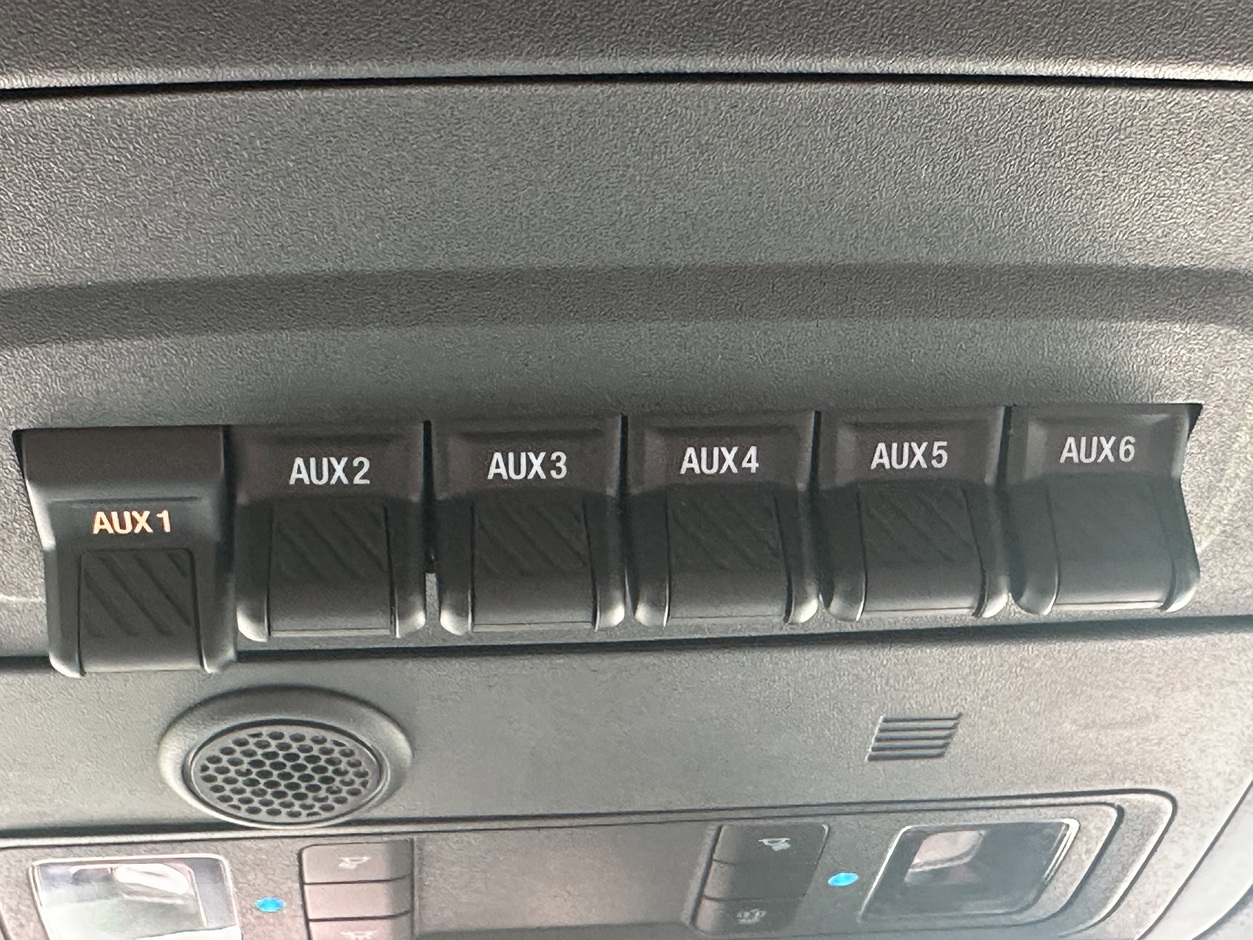 2023 Ford Bronco BLACK DIAMOND, PINK WRAP