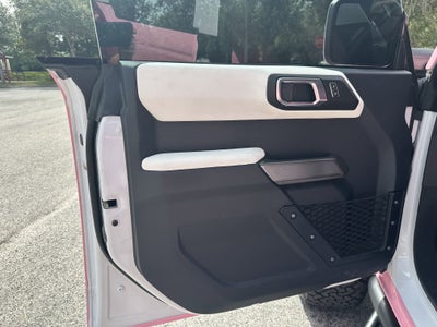 2023 Ford Bronco BLACK DIAMOND, PINK WRAP