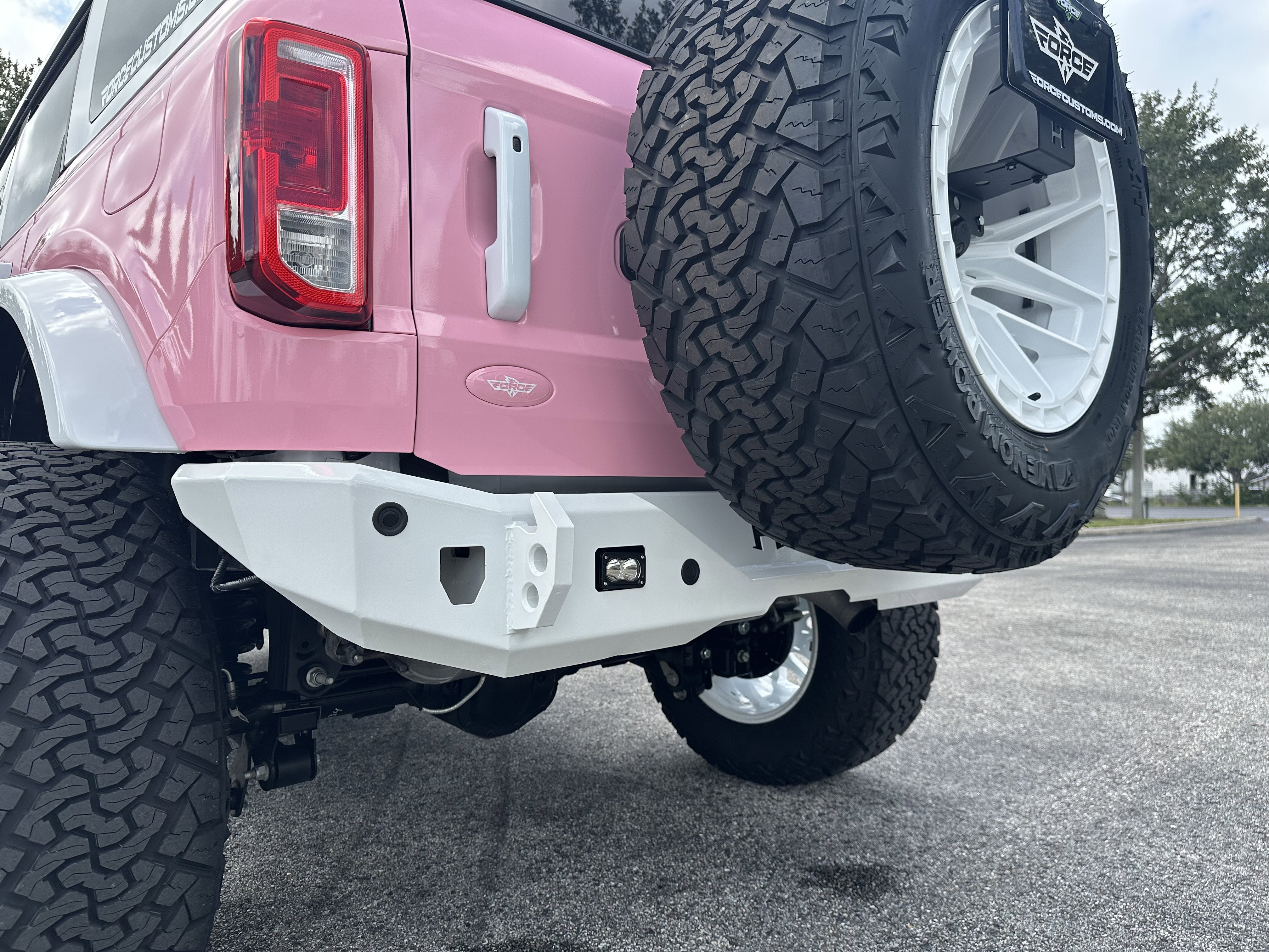 2023 Ford Bronco BLACK DIAMOND, PINK WRAP