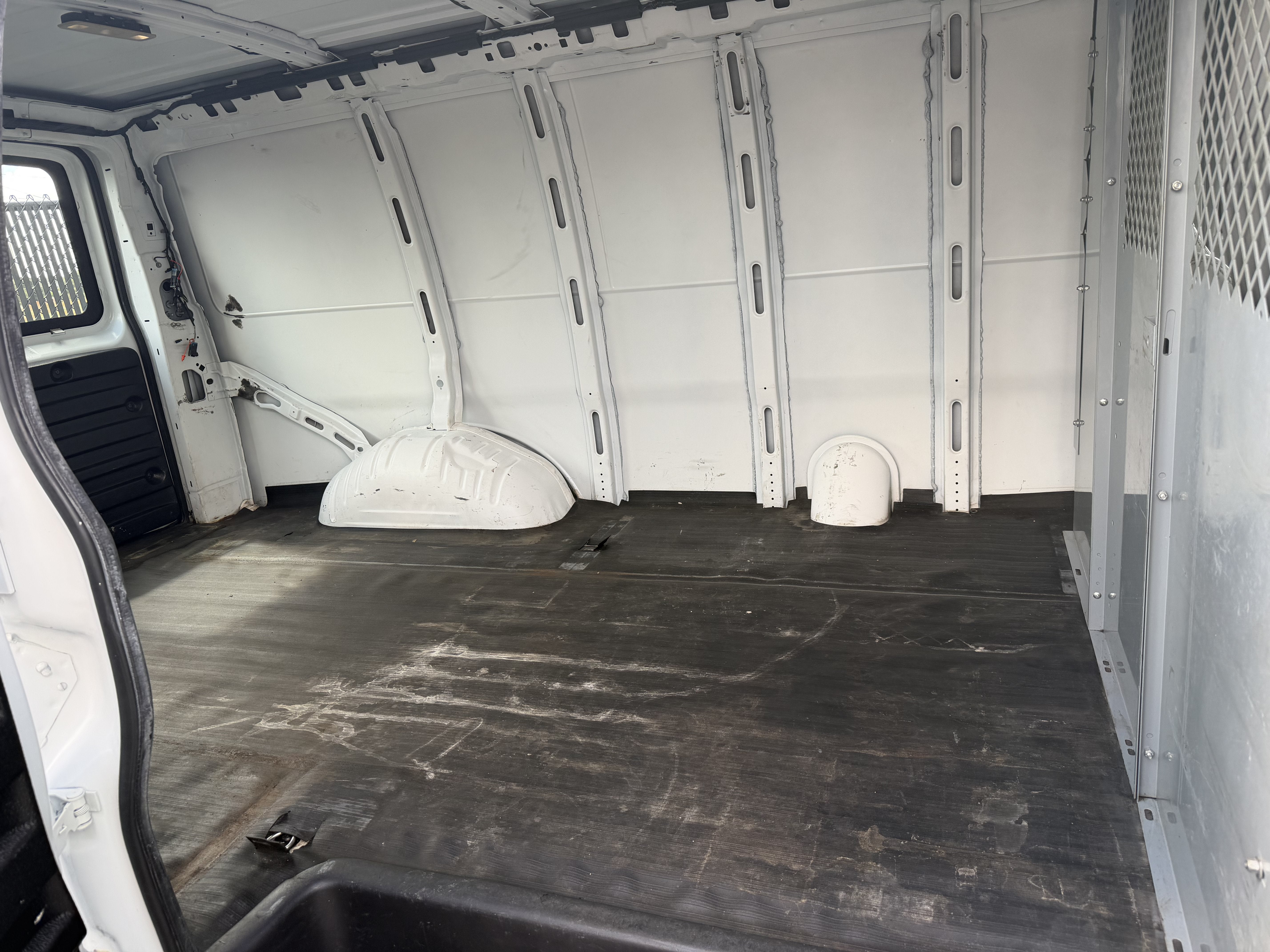 2016 Chevrolet Express Cargo Van RWD 2500 135