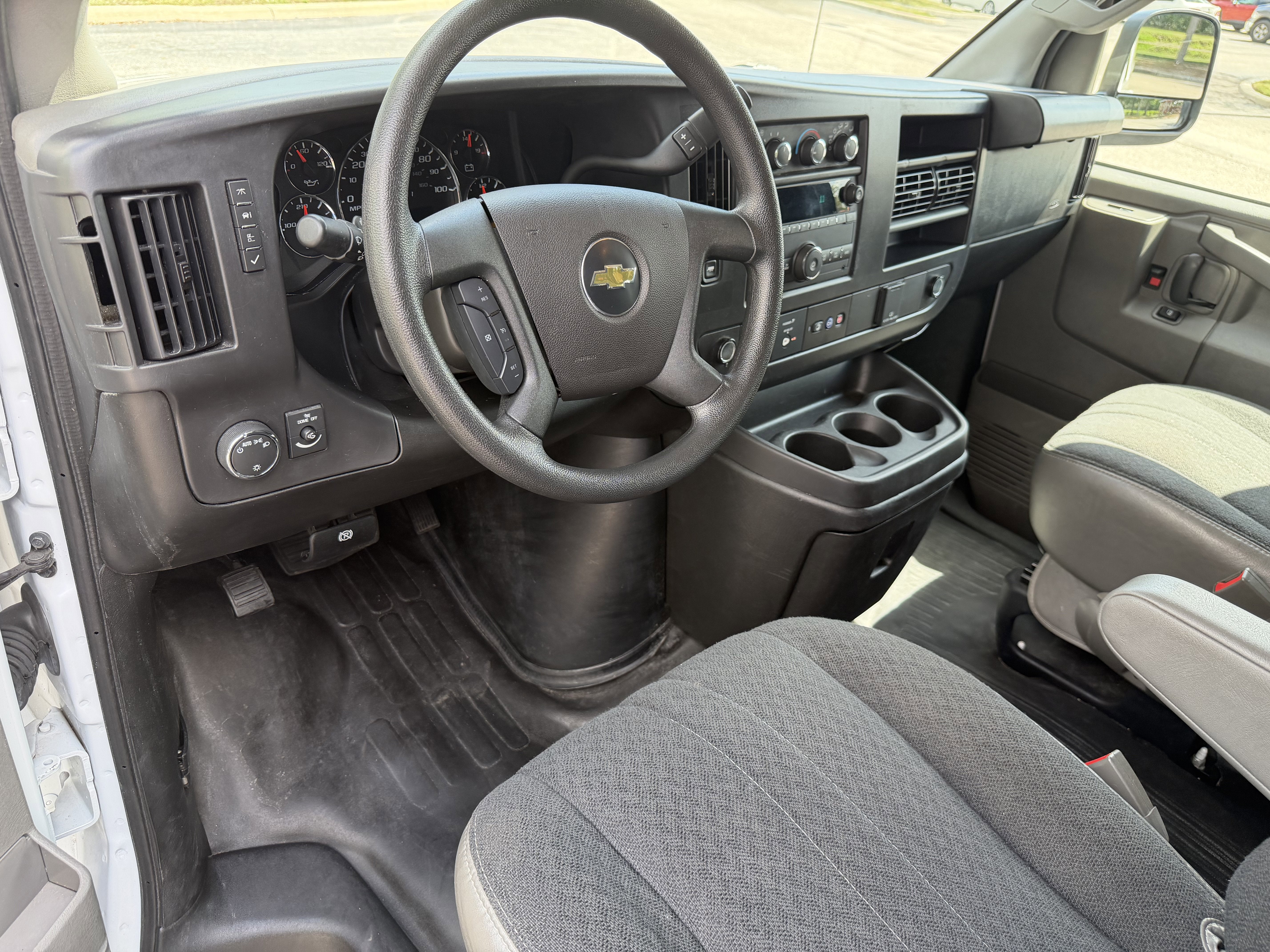 2025 Chevrolet Express Cargo Van RWD 2500 135