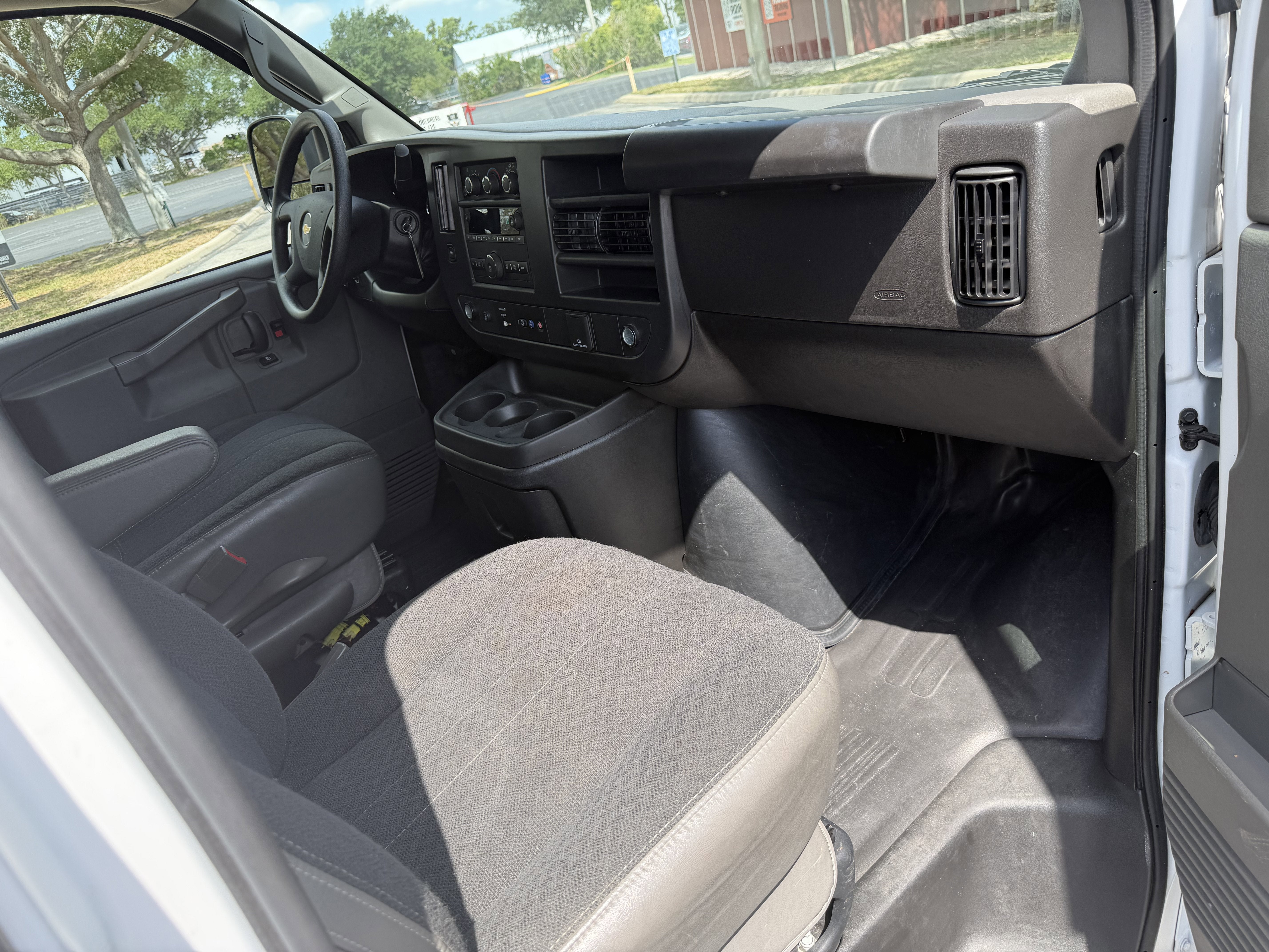 2025 Chevrolet Express Cargo Van RWD 2500 135