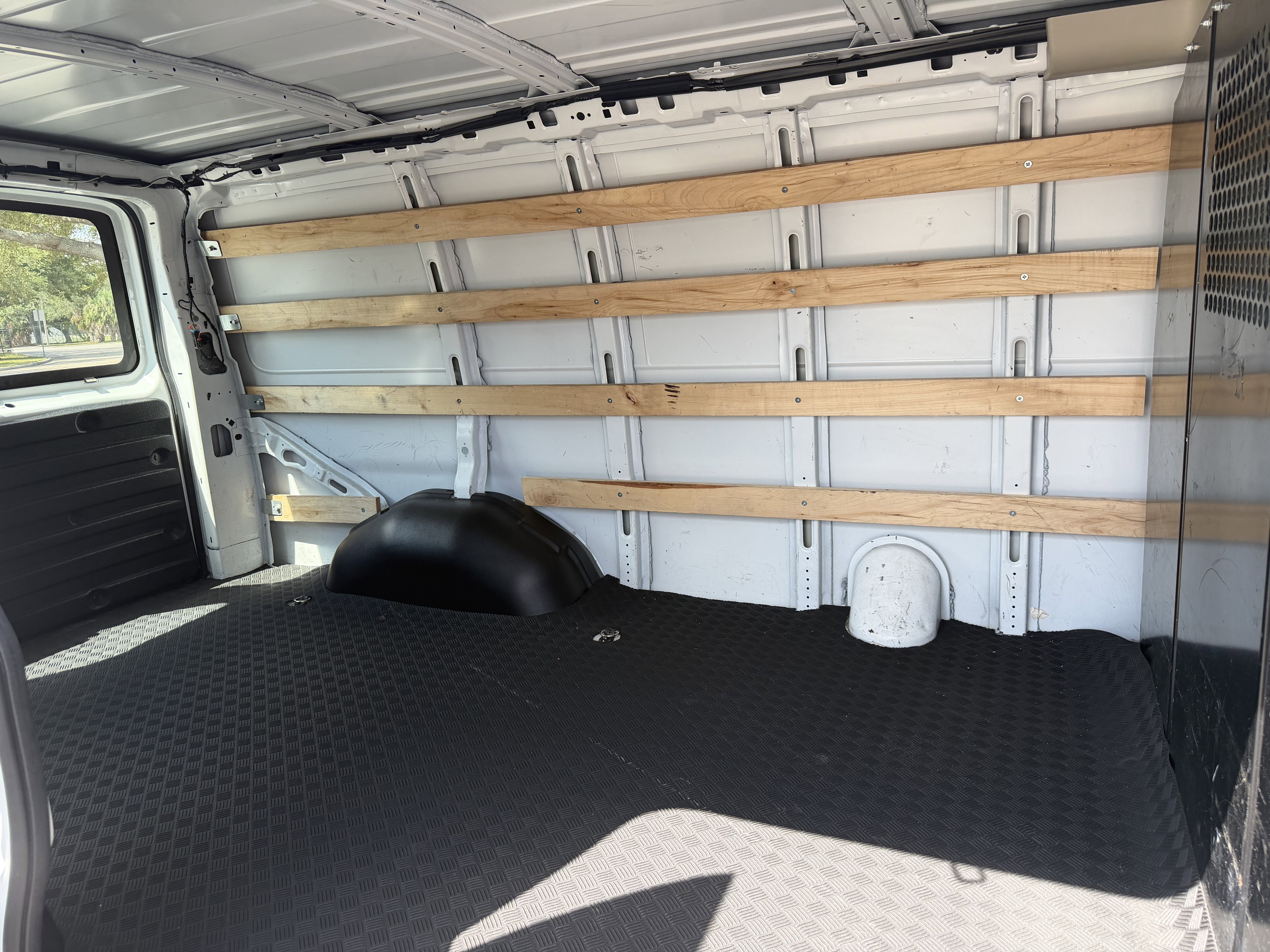 2025 Chevrolet Express Cargo Van RWD 2500 135