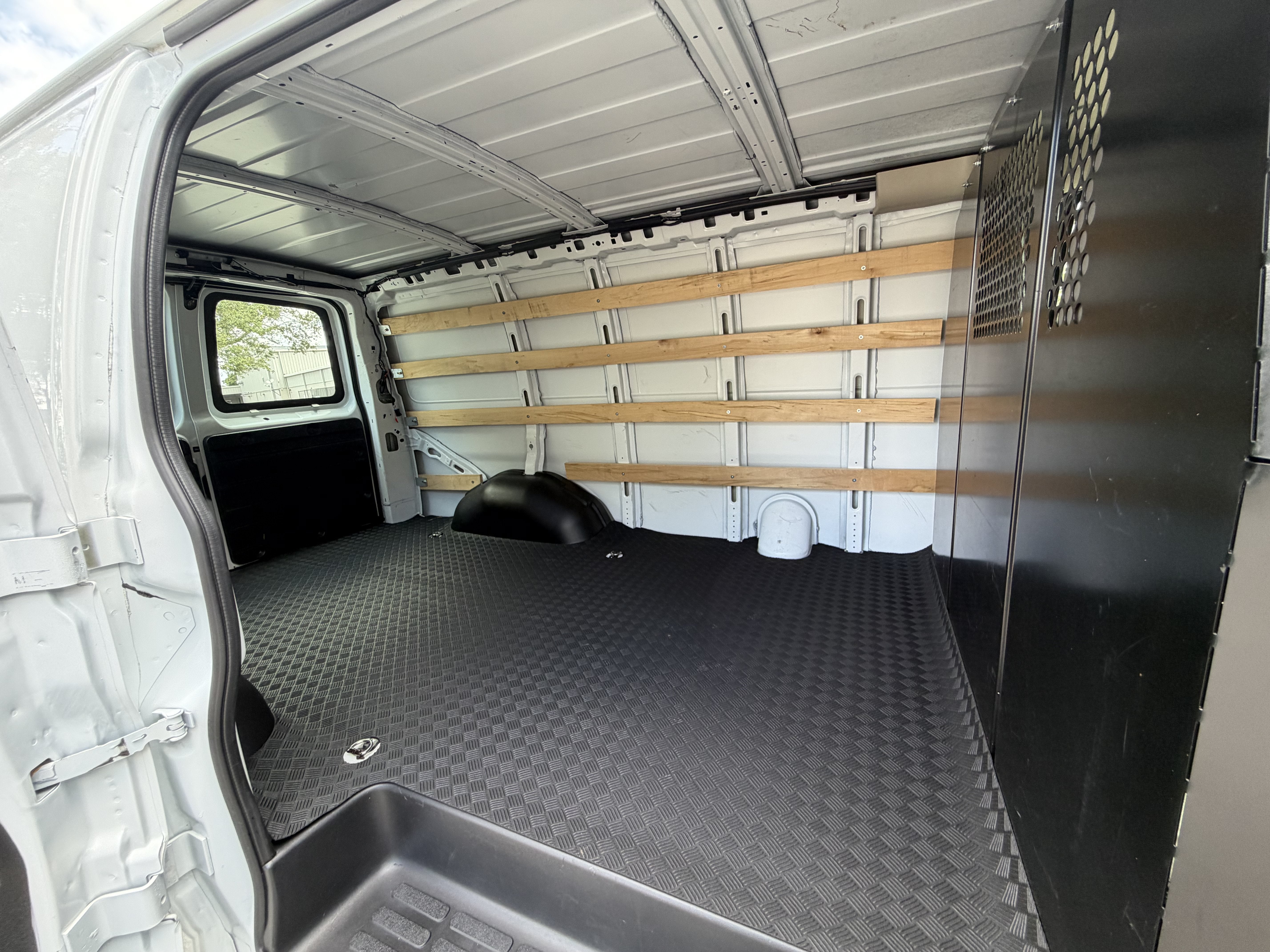 2025 Chevrolet Express Cargo Van RWD 2500 135