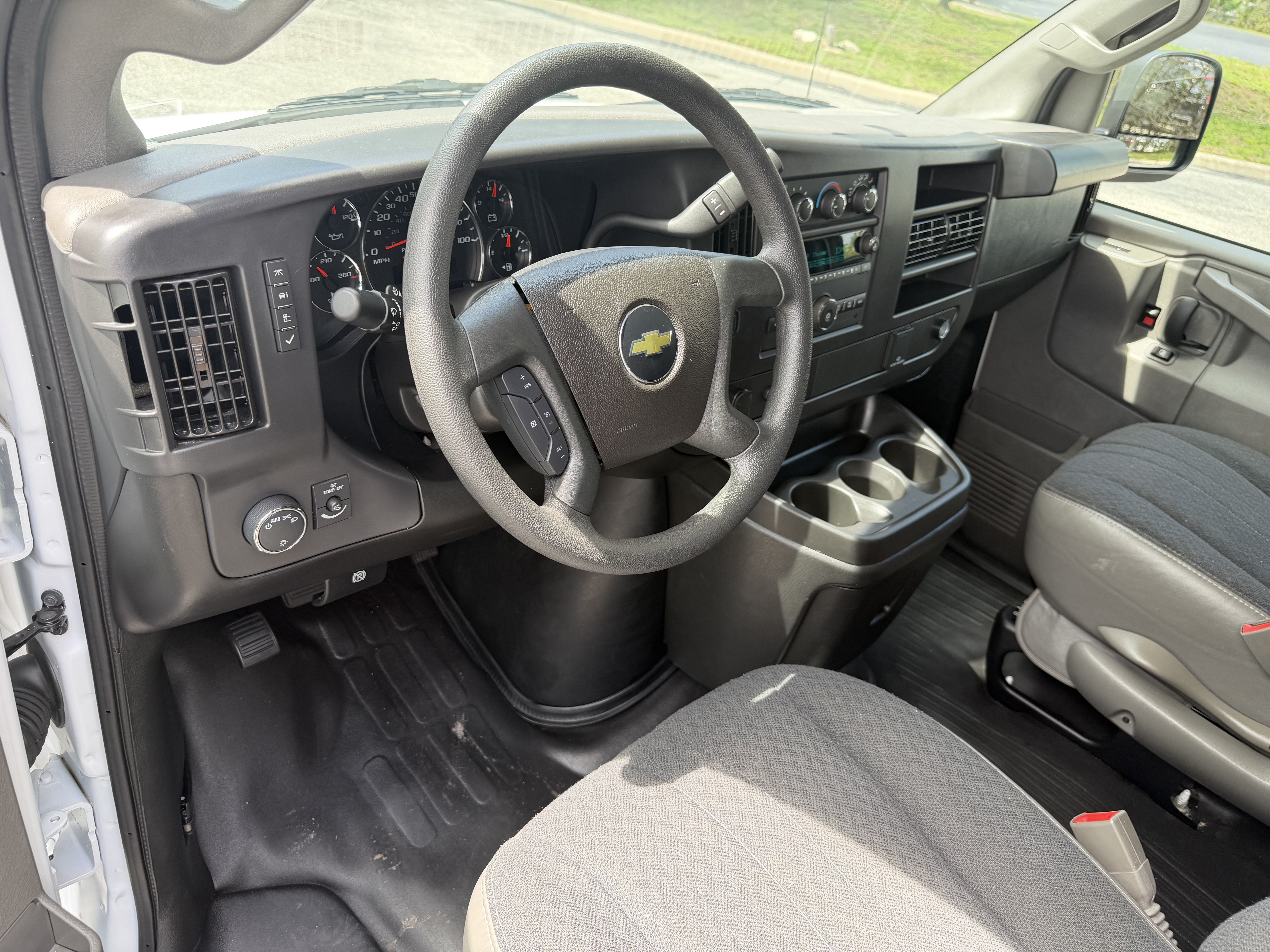 2025 Chevrolet Express Cargo Van RWD 2500 135
