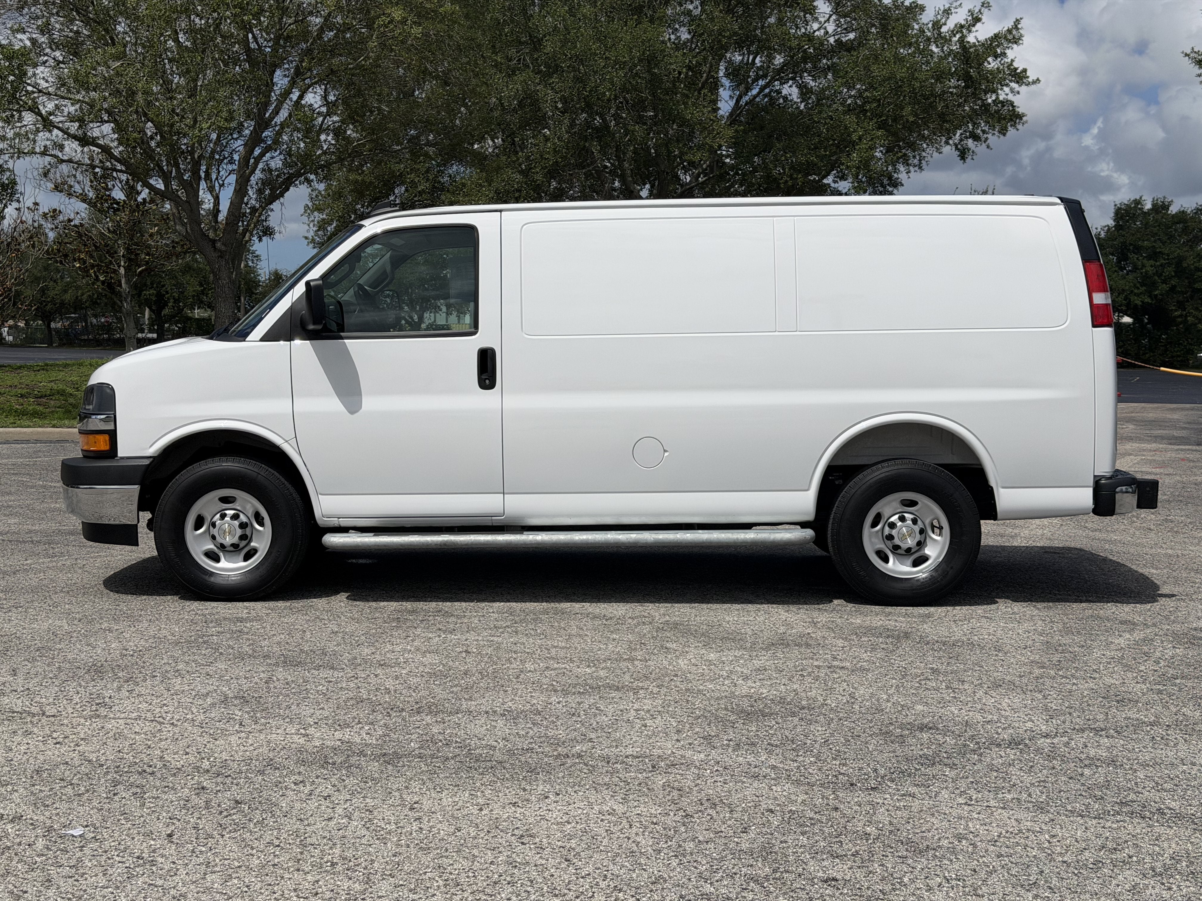 2025 Chevrolet Express Cargo Van RWD 2500 135