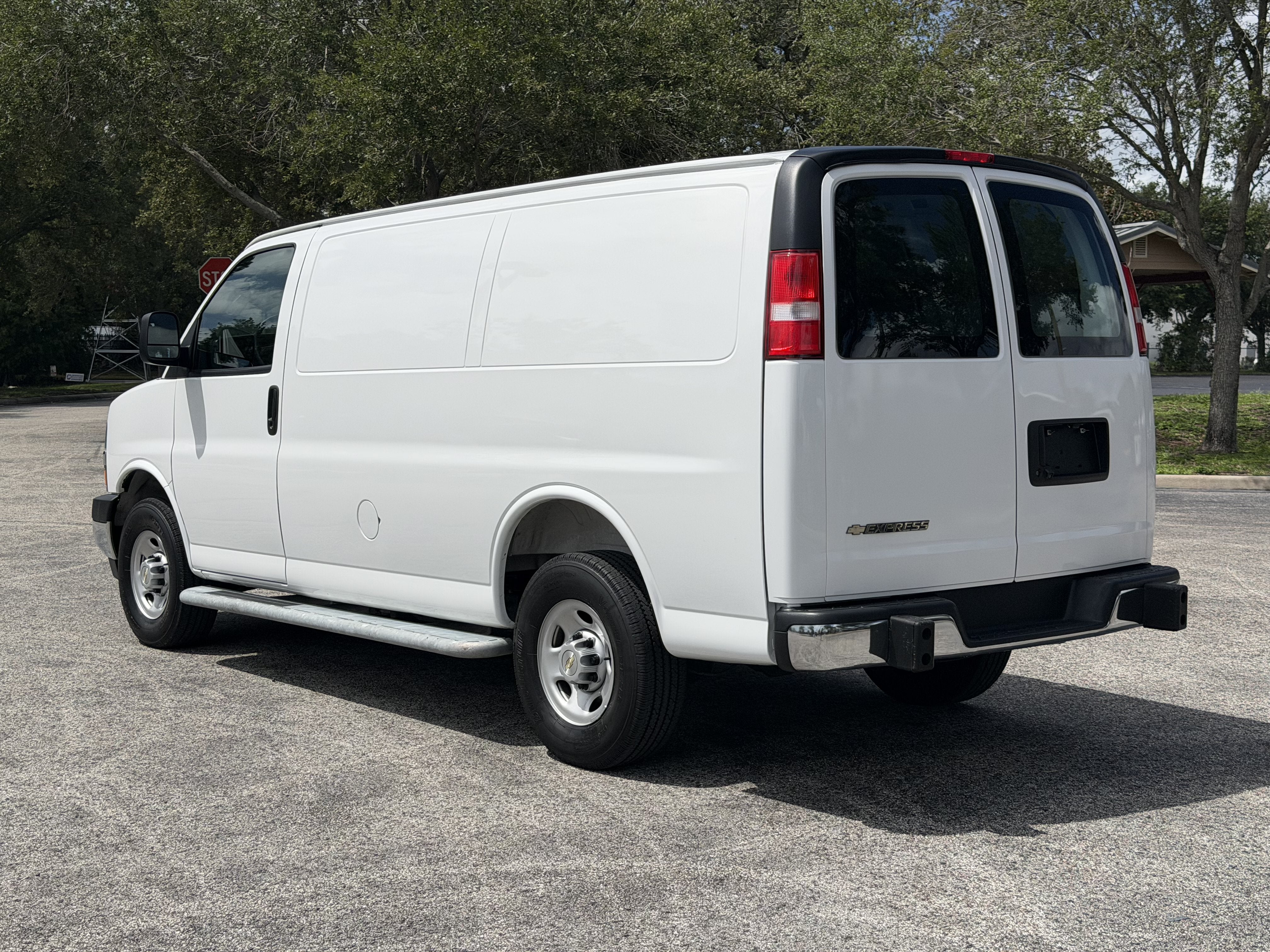 2025 Chevrolet Express Cargo Van RWD 2500 135