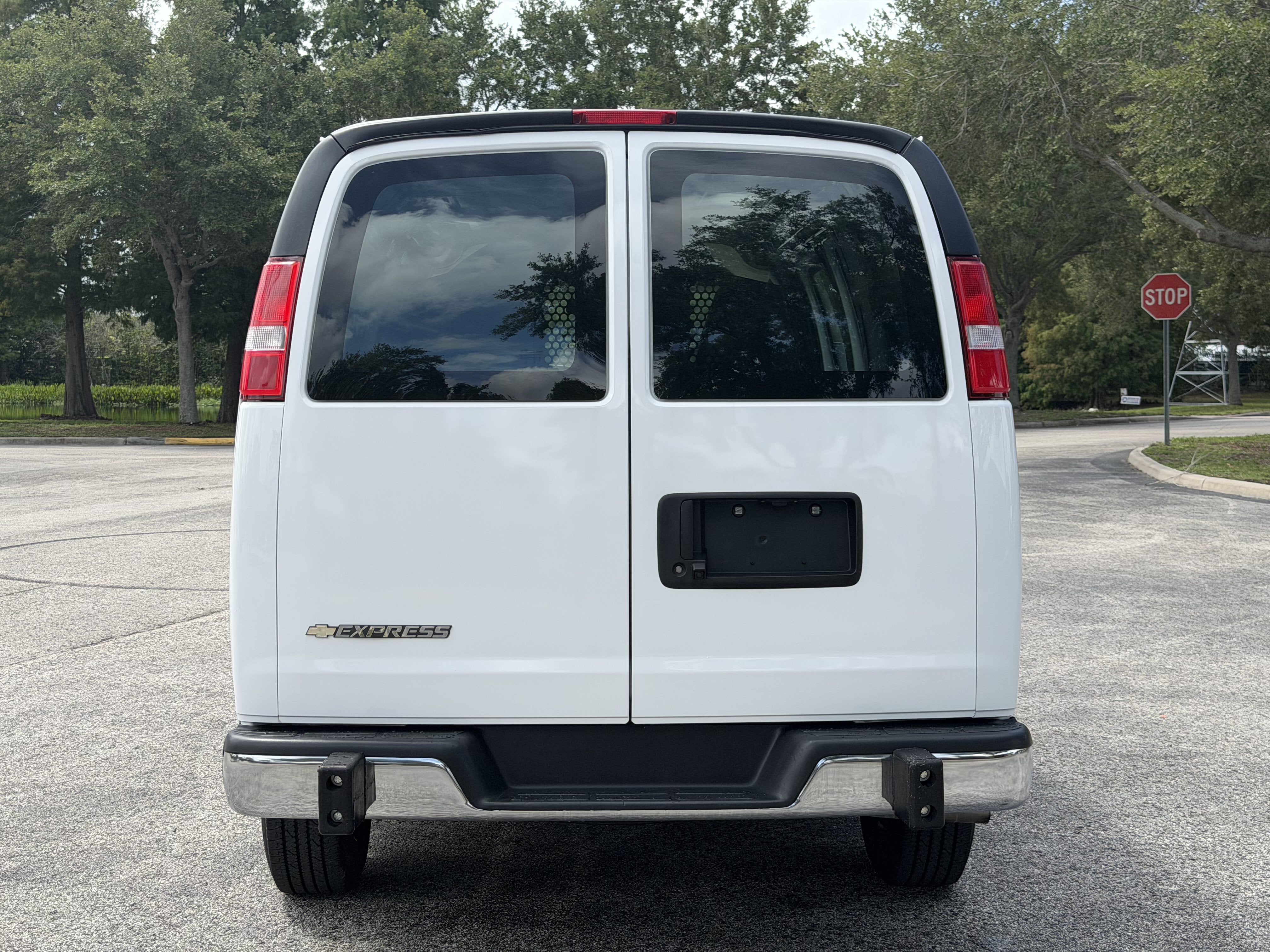 2025 Chevrolet Express Cargo Van RWD 2500 135
