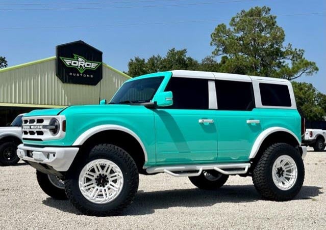 image of a custom Bronco in a Tiffany blue color