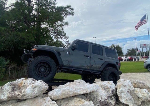 image of a Jeep with custom color