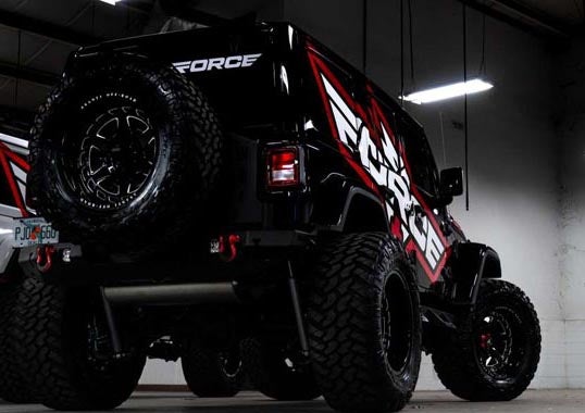 image of a Jeep with custom color