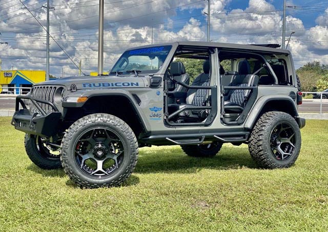 image of a Jeep with custom color
