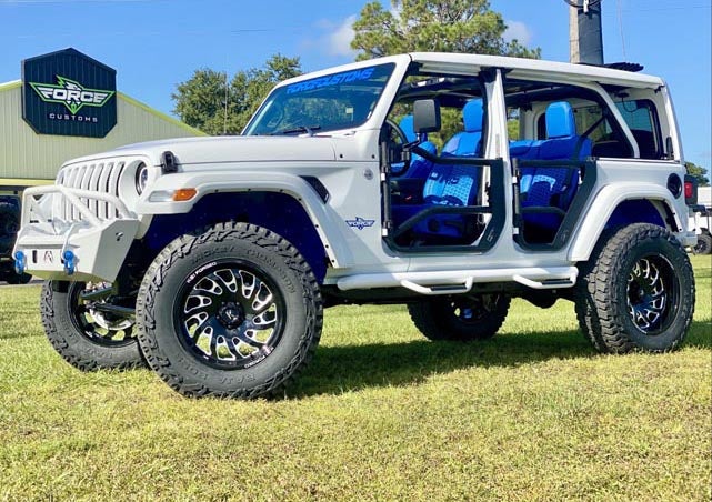 image of a Jeep with custom color