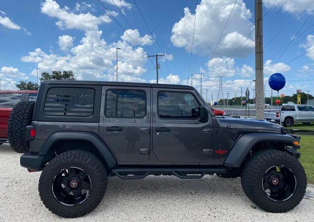 image of a Jeep with custom color